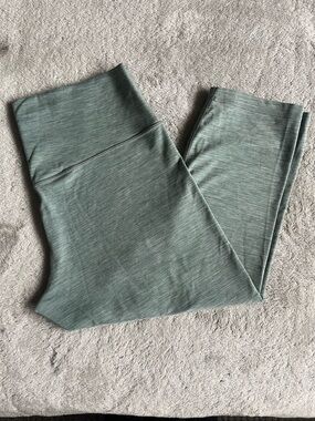 Lululemon Align Crop 21” size 16